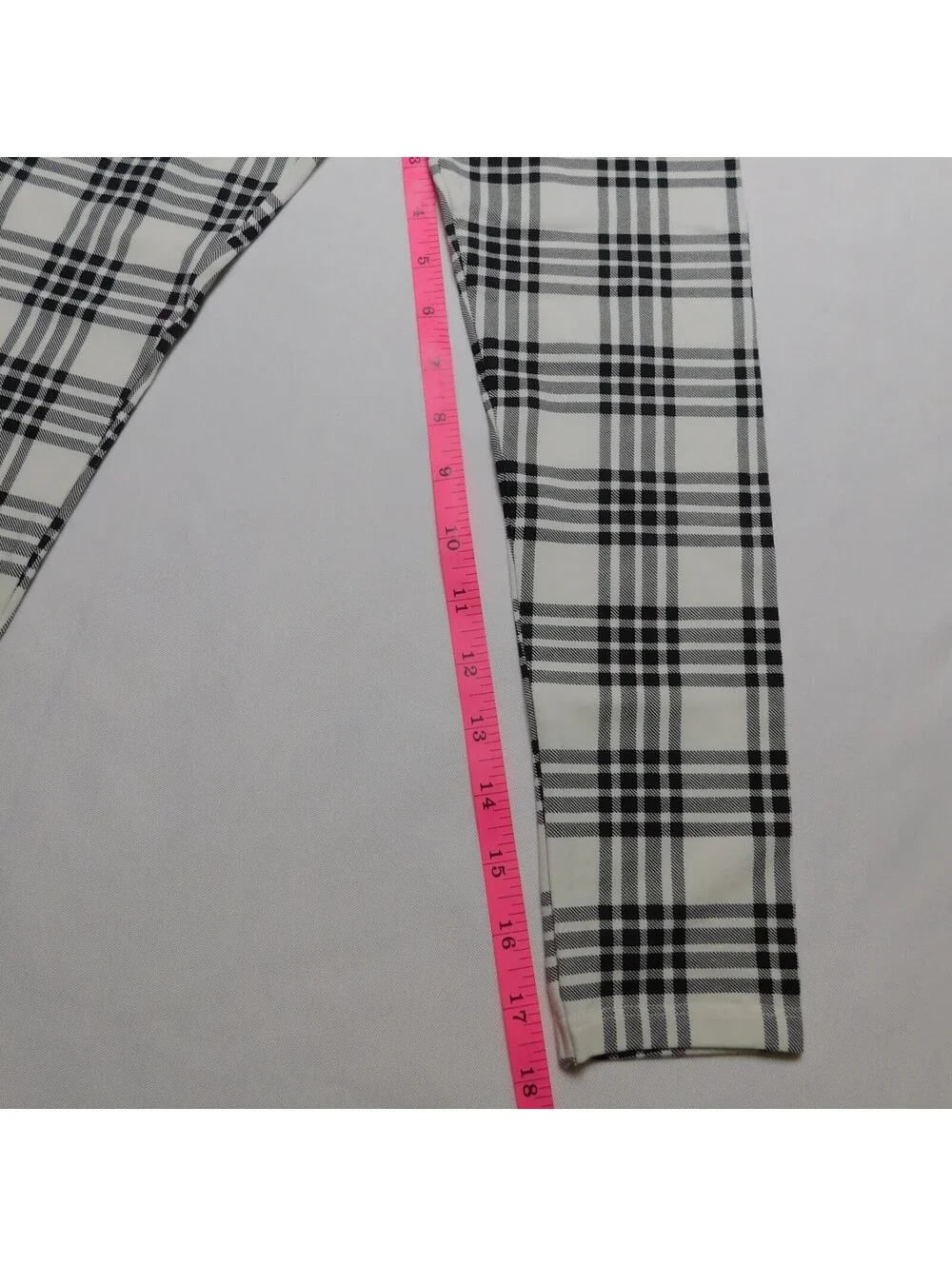 Cat & Jack Girls Plaid Leggings Size 5T Black White Checkered Stretch Pants